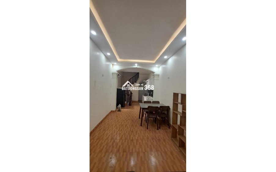 Nhà đẹp ngõ ô tô, 3.75 tỷ, tặng toàn bộ nội thất, cách phố Ngọc Lâm vài bước chân