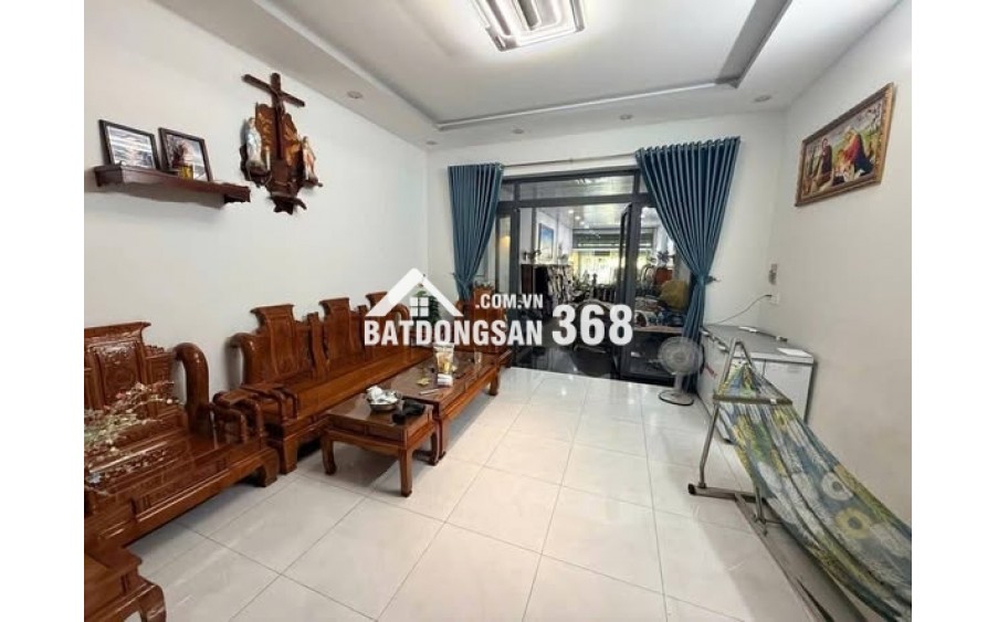 + BÁN NHÀ LÊ VĂN KHƯƠNG QUẬN 12
+ Dt : 4.4m x 15m 63m2
+ Kc : 3 tầng 3pn
+ Giá : 7 Tỷ