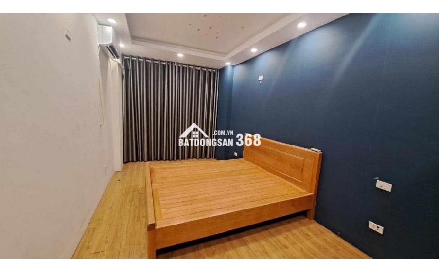 Nhà đẹp ngõ ô tô, 3.75 tỷ, tặng toàn bộ nội thất, cách phố Ngọc Lâm vài bước chân
