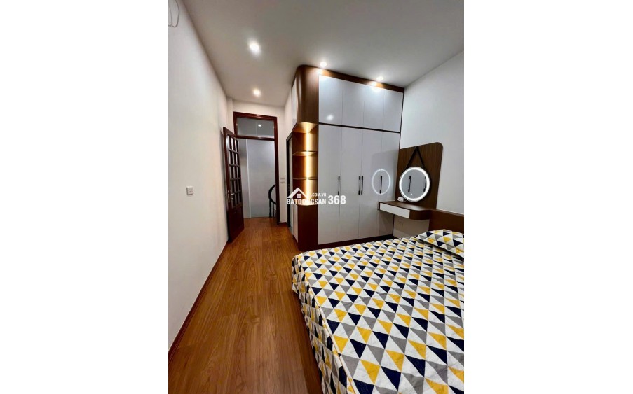 NGÃ TƯ SỞ - OTO QUA NHÀ 3 THOÁNG - 6 TẦNG VỪA Ở VỪA KINH DOANH - CHƯA TỚI 8 TỶ , 7,9 TỶ