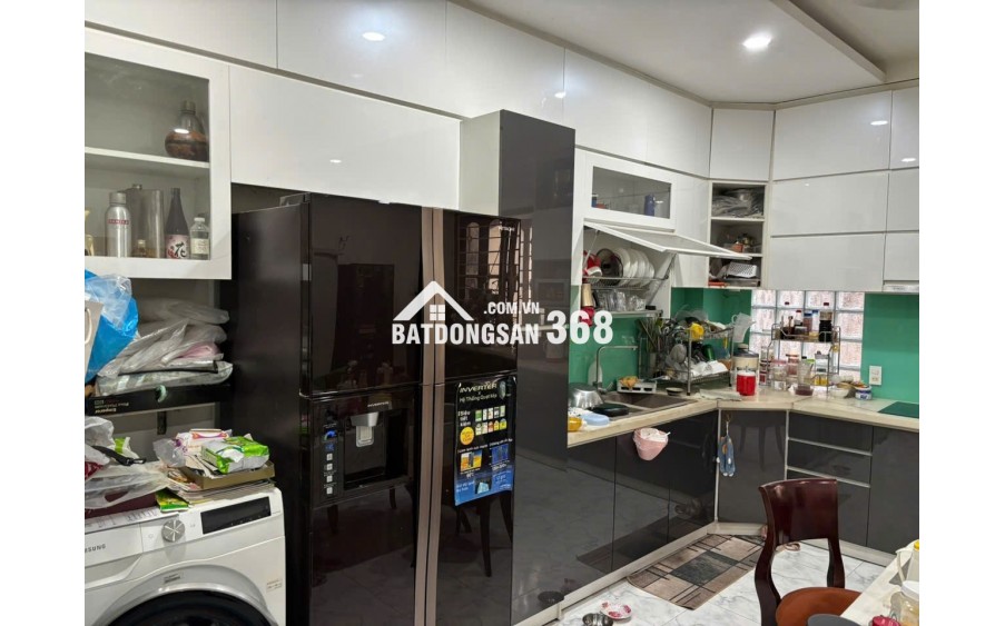 Bán nhà MT 122 Nguyễn Văn Cừ Q1 vị trí siêu đẹp tiện kinh doanh