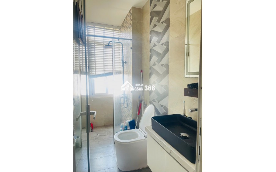 Bán căn hộ 3PN 98m2 tại Lý Thường Kiệt Q11, Tầng 8 Full nội thất