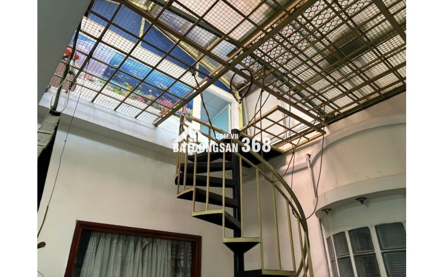 Bán nhà MT 122 Nguyễn Văn Cừ Q1 vị trí siêu đẹp tiện kinh doanh