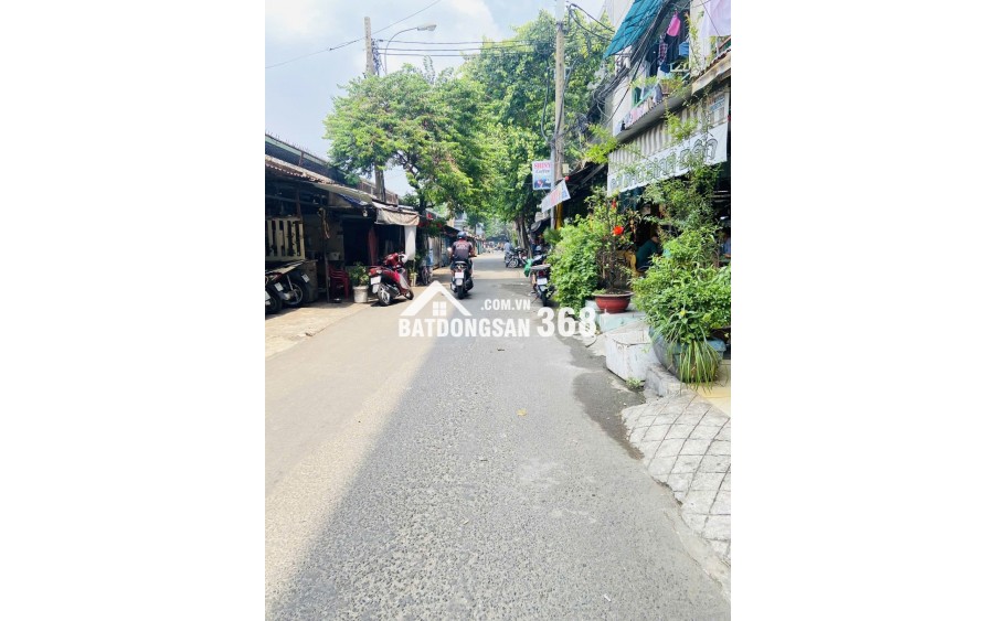  HẠ 100 TRIỆU – GIÁ MỚI CHỈ 3.6 TỶ   MẶT TIỀN TẦNG TRỆT CHUNG CƯ LÔ G LẠC LONG QUÂN – NGANG LỚN 4.3M – TIỆN KINH DOANH