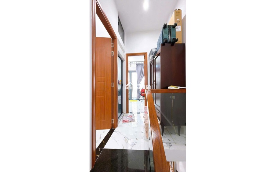  NHÀ ĐEP Q4. CAN GOC MAT TIEN DUONG SO. 2 TANG . CHI 5 TY NHINH