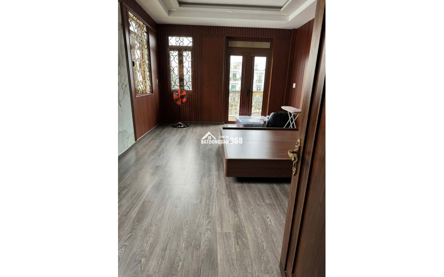 LÊN SÓNG NHÀ ĐẸP XE HƠI ĐẬU CỬA