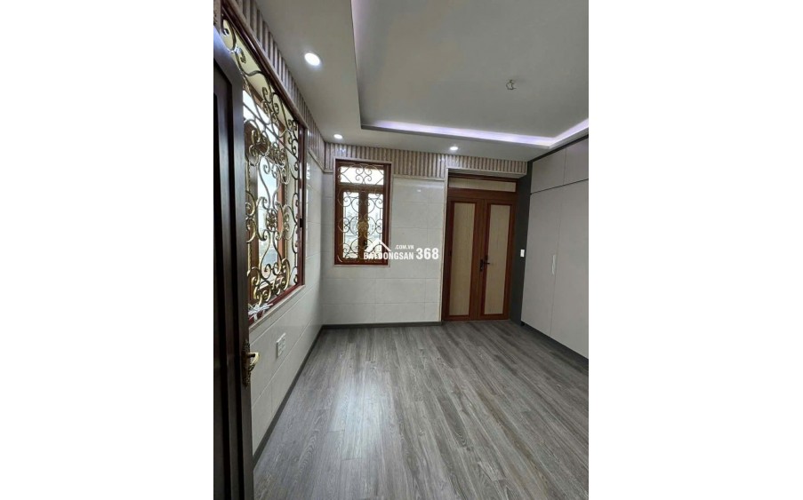 LÊN SÓNG NHÀ ĐẸP XE HƠI ĐẬU CỬA