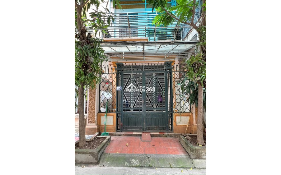 CHO THUÊ NGUYÊN CĂN KHƯƠNG TRUNG, Ô TÔ ĐỖ CỬA, ĐỦ ĐỒ CƠ BẢN, 42M 3T 12TR 0903258273