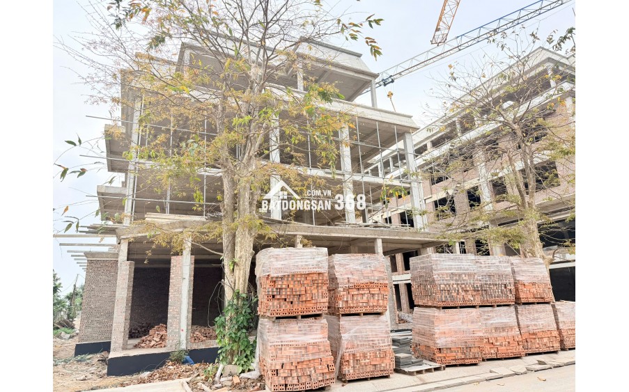 BÁN SIÊU PHẨM LIỀN KỀ  GREEN LITTLE TOWN 100M 5 TẦNG NHỈNH 17 TỶ