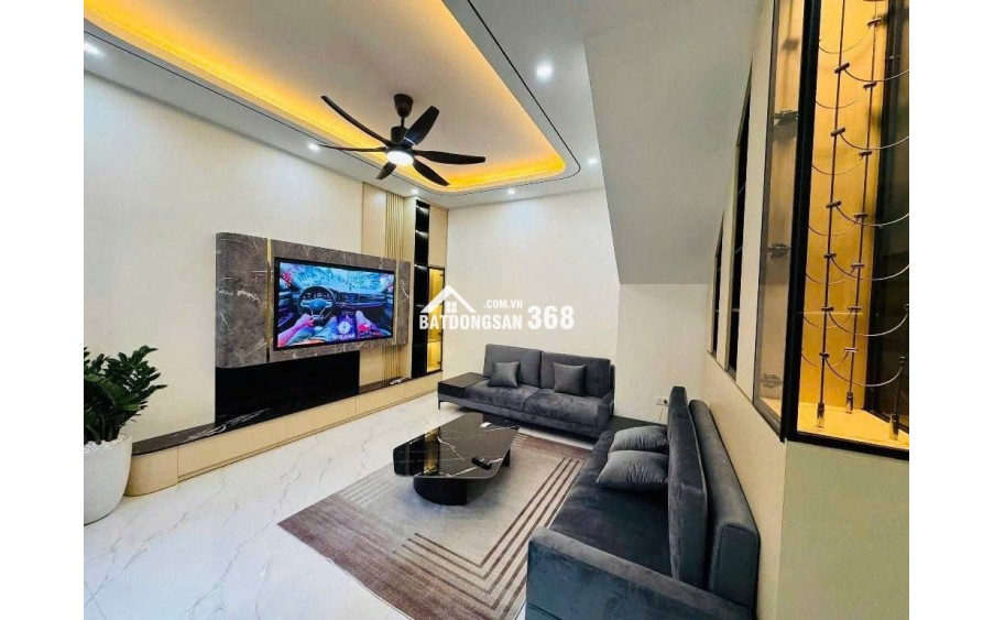 Cần bán  Trung tâm Long Biên ,Nguyễn Văn Cừ  ,nhà mới đẹp ở ngay 
+ 60m² thang máy xịn , full nội thất, Nhỉnh 12  
+ Lô góc thoáng vĩnh viễn