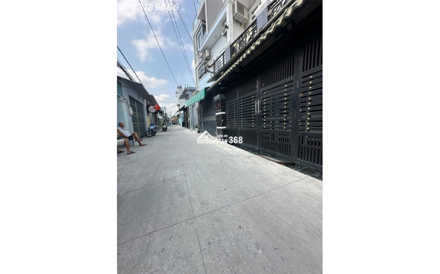 CHI 5. x TỶ- NHÀ 3 TẦNG- GẦN hOÀNG QUỐC VIỆT- HXH 6M- NGANG 5.5M- 2 LẦU- HOÀN CÔNG.