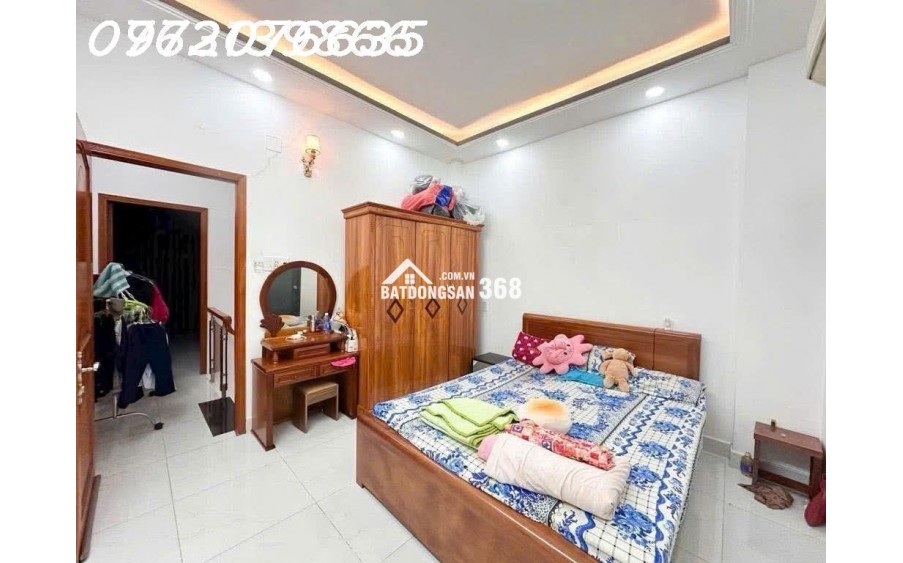 GẦN TT VĂN HÓA QUẬN 7- NHÀ 3 TẦNG- HXH 6M- NGANG 5.5M- 2 LẦU- HXH 6- NHỈNH 5 TỶ- HOÀN CÔNG.