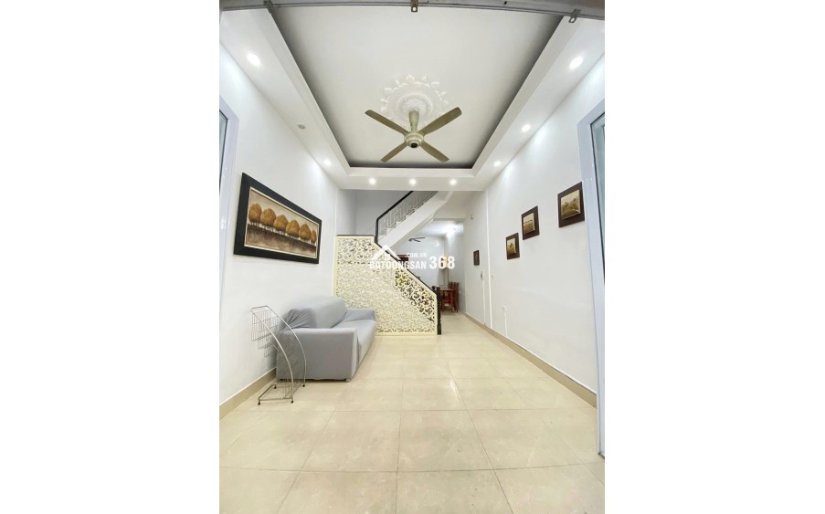 CHO THUÊ NGUYÊN CĂN KHƯƠNG TRUNG, Ô TÔ ĐỖ CỬA, ĐỦ ĐỒ CƠ BẢN, 42M 3T 12TR 0903258273