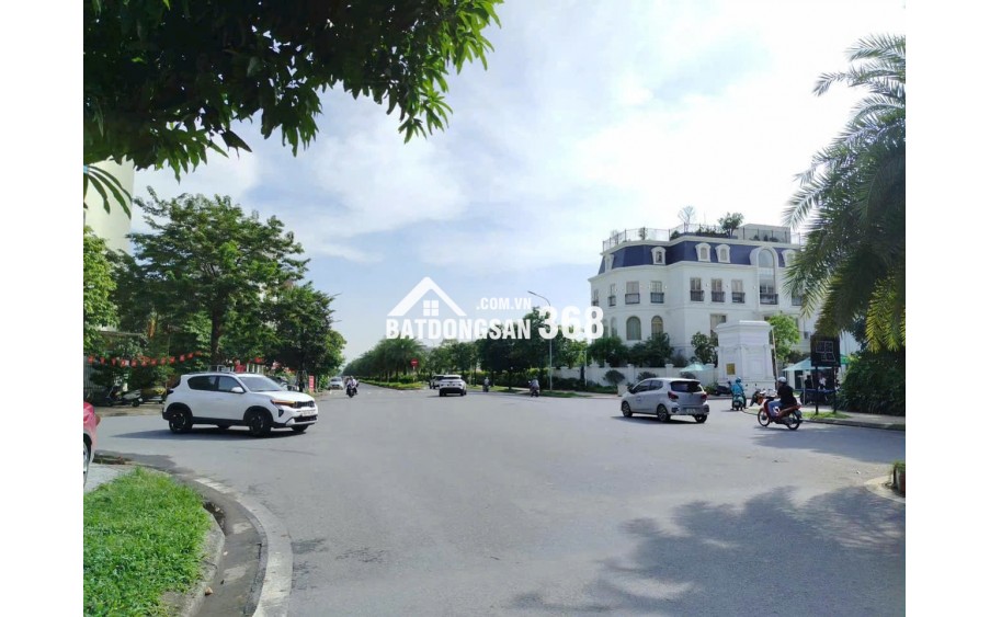 Hàng hiếm có 1 0 2 đây anh chị ơi !!!! 

BÁN NHÀ VIỆT HƯNG ĐƯỜNG Ô TÔ TRÁNH - KINH DOANH - SÁT MẶT PHỐ VIỆT HƯNG