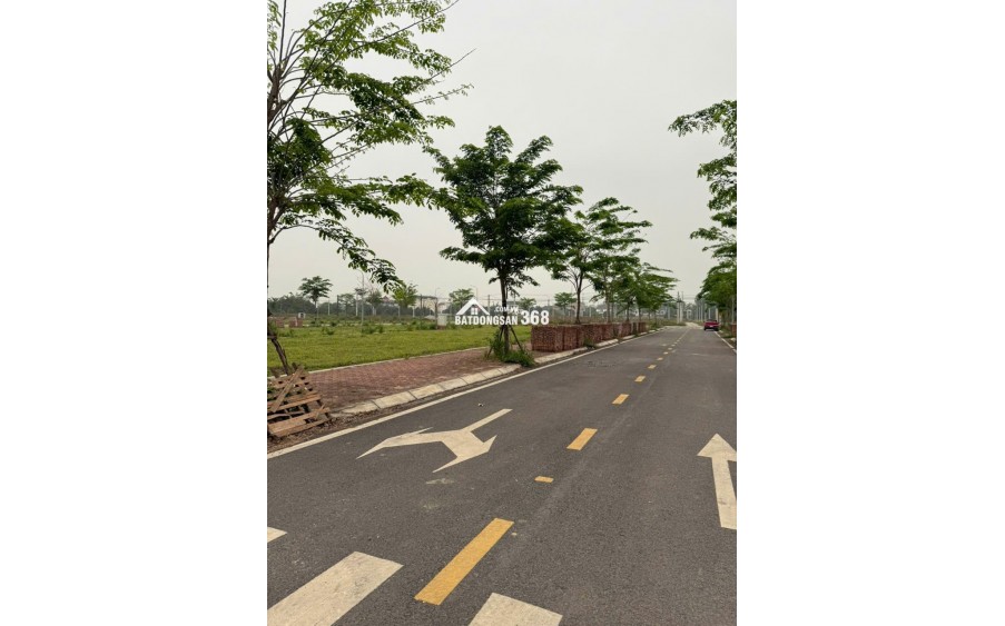 Bí mật lô đất 100m2 gần Quốc Lộ 21, khu vực trung tâm Hòa Lạc. Phù hợp xây trọ, đầu tư sinh lời, kết nối Metro 5 – Quốc Lộ 21. Liên hệ xem đất ngay.