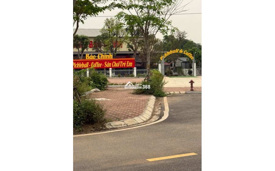 Bí mật lô đất 100m2 gần Quốc Lộ 21, khu vực trung tâm Hòa Lạc. Phù hợp xây trọ, đầu tư sinh lời, kết nối Metro 5 – Quốc Lộ 21. Liên hệ xem đất ngay.