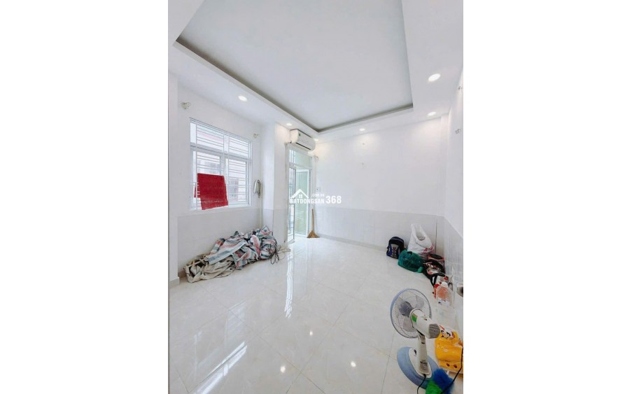 NHÀ ĐẸP QUẬN 4_4 TÀNG ĐÚC_30M2_KO QH_4 TỶ NHỈNH