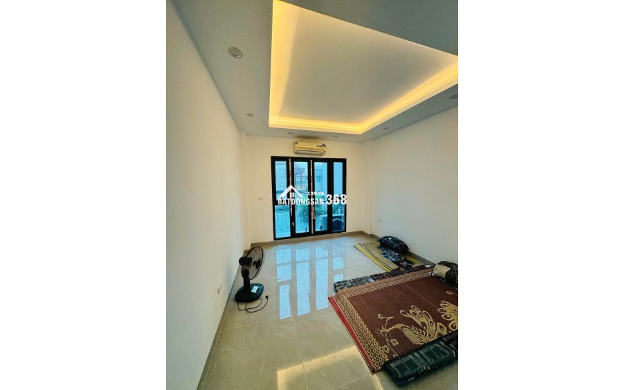 Bán nhà Nguyễn Văn Huyên 40m2x6T,  sát ô tô tránh, kinh doanh đỉnh, chỉ 15 tỷ