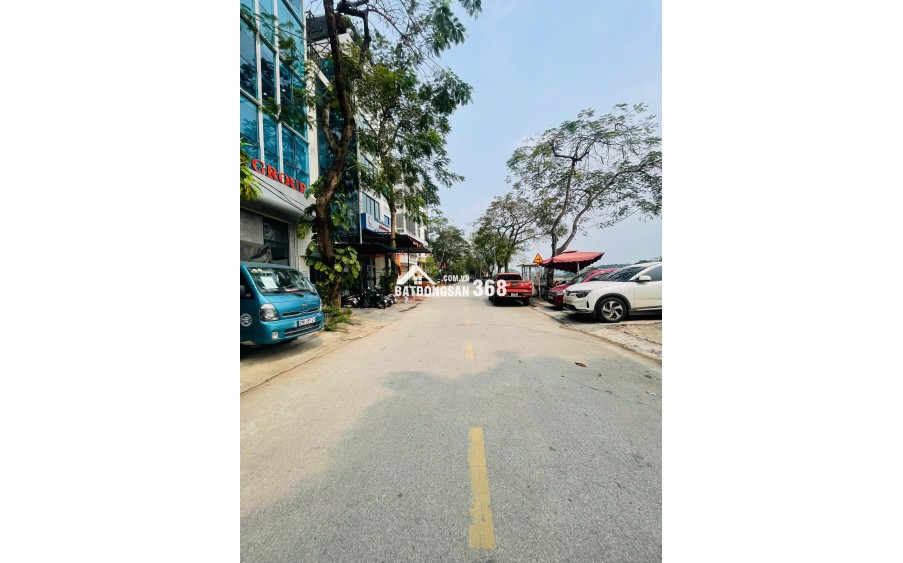 Bán đất X2A - Yên Sở, phân lô vỉa hè ô tô tránh, lô góc thoáng 3 mặt, 86m2 mặt tiền 5.5m, giá 26.5 tỷ.