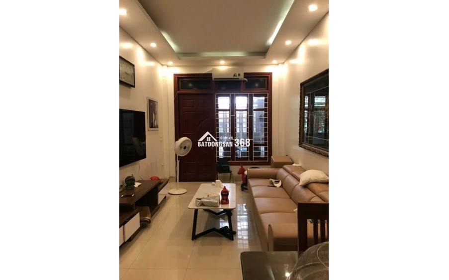 Hàng hiếm !!!! Nhà thượng thanh 44m2. 5 tầng dân xây - ô tô đỗ tận cửa - giá chỉ hơn 6 tỷ