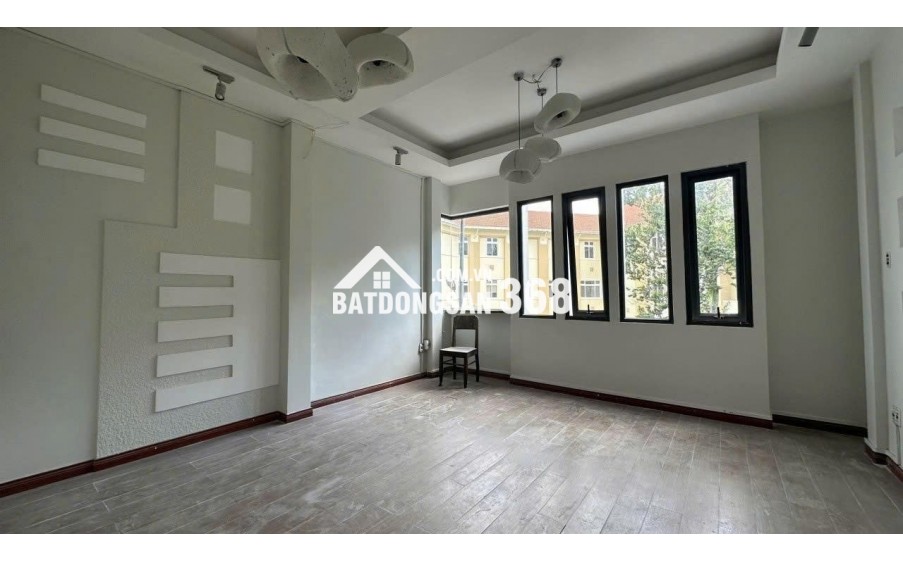 Cho thuê nhà mặt tiền 8 phòng Phạm Ngọc Thạch phường 6 Đà Lạt
