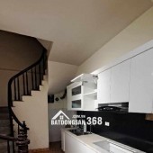 Nhà đẹp ngõ ô tô, 3.75 tỷ, tặng toàn bộ nội thất, cách phố Ngọc Lâm vài bước chân