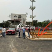 CẦN TIỀN CHO CON ĐI DU HỌC CẮT LỖ 300TR BÁN NHANH LÔ ĐẤT 100M2 FULL THỔ CƯ ĐẤT Ở HÒA LẠC.