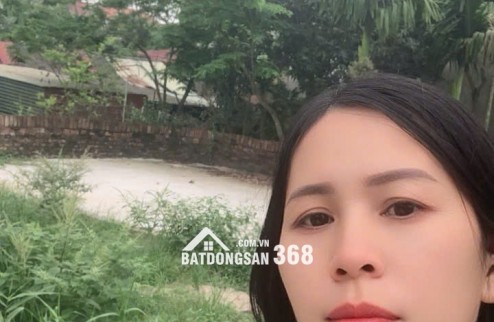 Bán đất đẹp hàng f0 đầu tư giữ tiền cực tốt .60m, nhỉnh 2 tỷ ô tô tải vào đất 

Cách  VIN Ocean Park- 1km