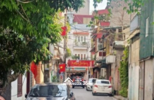 Bán đất Việt Hưng, 45m2, MT 4m, lô góc, ô tô tránh