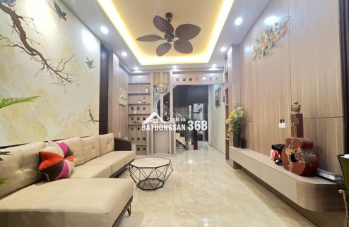 Nguyễn Văn Cừ , nhà đẹp ở ngay , full nội thất ,ngay sát cầu Chương Dương , 2 phút sang Phố Cổ , nhỉnh 11  

 SD - 56m²  dân xây chắc chắn -