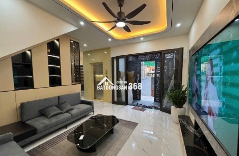 Cần bán  Trung tâm Long Biên ,Nguyễn Văn Cừ  ,nhà mới đẹp ở ngay 
+ 60m² thang máy xịn , full nội thất, Nhỉnh 12  
+ Lô góc thoáng vĩnh viễn