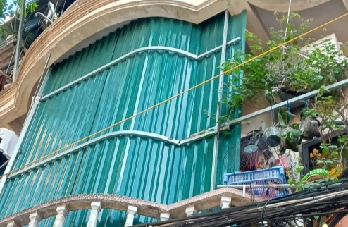 Nhà phố Kim Mã, trục chính giao thông thuận lợi, nhà 4 tầng , diện tích 50m, xây dựng khung cột chắc chắn, 2 mặt thoáng