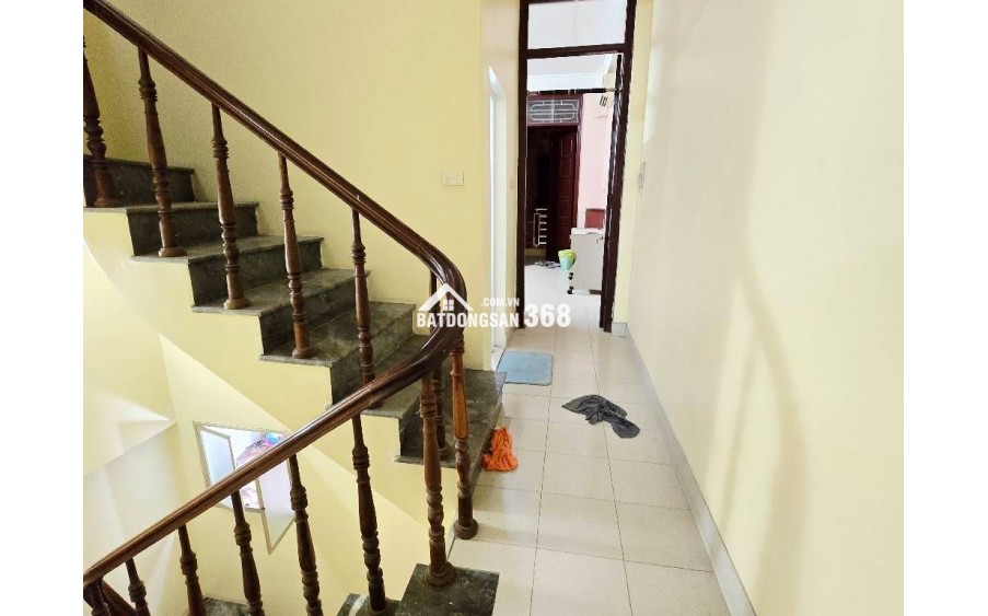Bán nhà phố Ô Cách, diện tích 50m2, xây 4 tầng kiên cố