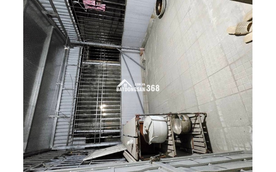 Bán nhà phố Ô Cách, diện tích 50m2, xây 4 tầng kiên cố