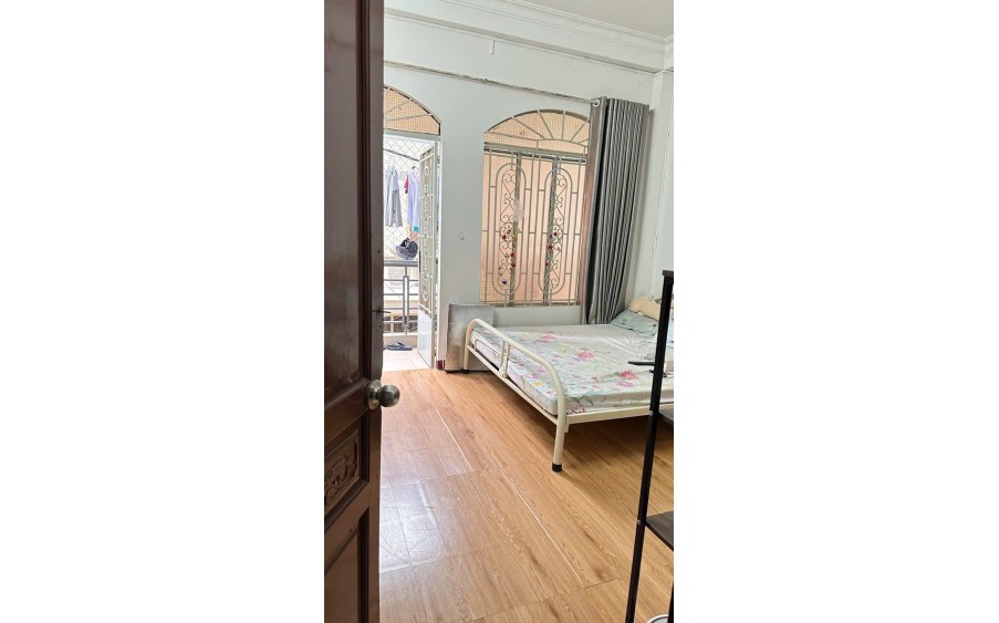 GÀ ĐẺ TRỨNG VÀNG PHÚ NHUẬN – CHDV 7 PHÒNG – HẺM Ô TÔ