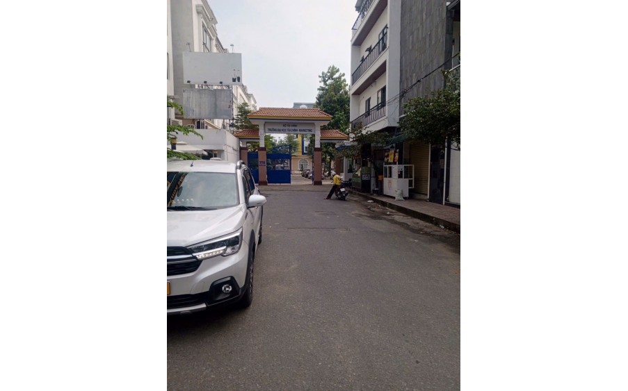 GÀ ĐẺ TRỨNG VÀNG PHÚ NHUẬN – CHDV 7 PHÒNG – HẺM Ô TÔ