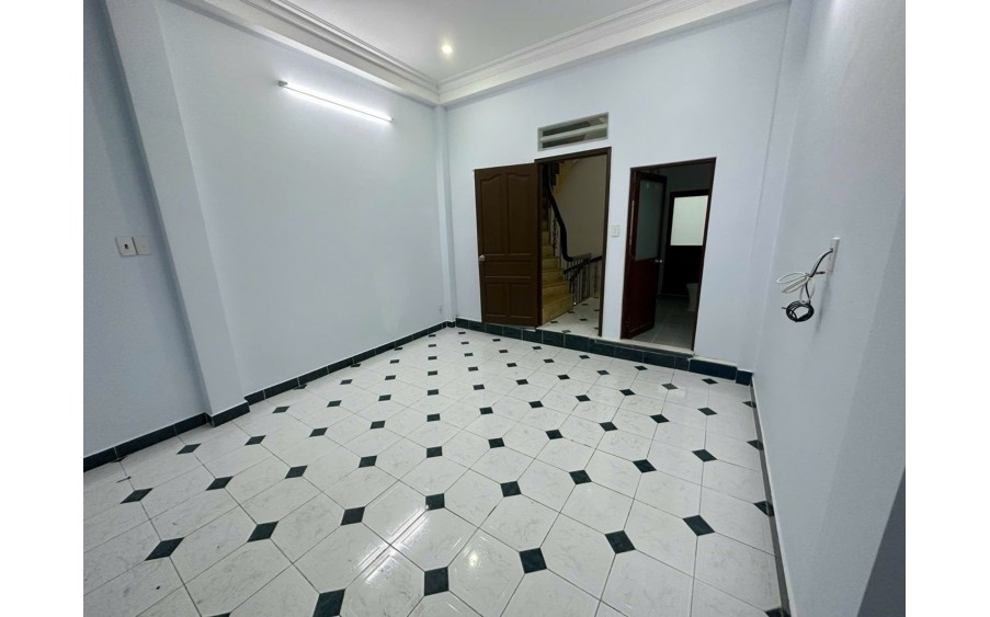HẺM XE HƠI NGUYỄN KIỆM GIÁP SÂN BAY – 3 LẦU NỞ HẬU – SẴN DÒNG TIỀN 14TR /THÁNG