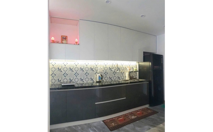 Nhà kiệt Ngô quyền đi ra biển Mỹ Khê  500m view trực diện, pháp lý chuẩn,Nhà 4PN, 3Wc,full nội thất,chỉ Vali vào ở,Nhà 3 tầng DT:63m2 giả chỉ 5,3 tỷ