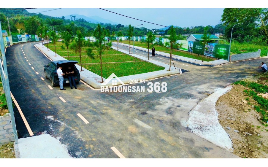 Tôi cần bán mảnh đất đẹp 100m2, mặt tiền 5,97m, đường rộng 15m tại Phú Cát, Hà Nội, giá 2,2 tỷ.