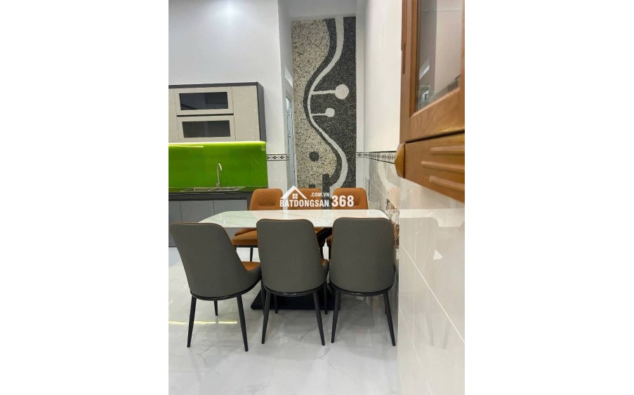  Nhà cao tầng hẻm thông ra Lê Văn Quới - gần Ngã Tư Bốn Xã Giáp Tân Phú