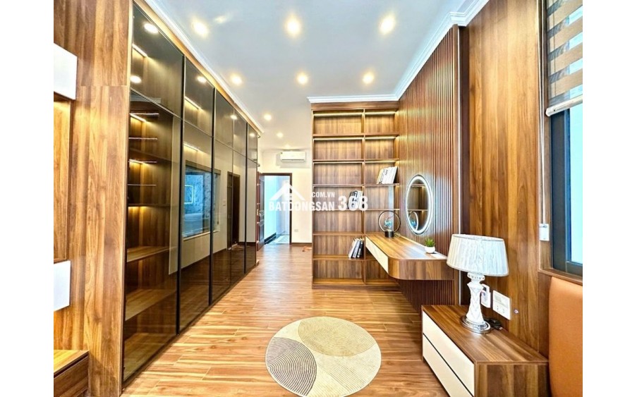8.6 tỷ nhà Đội Cấn, 6 tầng thang máy,  dân xây ở luôn, sổ chính chủ