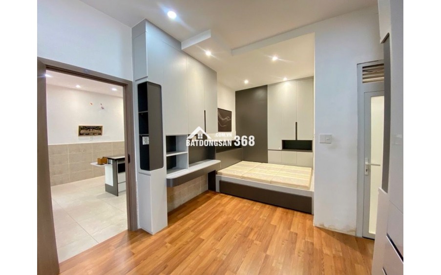 HIẾM - SÁT CÔNG VIÊN LÊ THỊ RIÊNG - HẺM XE TẢI - CÓ SÂN ĐẬU XE HƠI - 3 PHÒNG NGỦ CHỈ NHỈNH 8 TỎI.