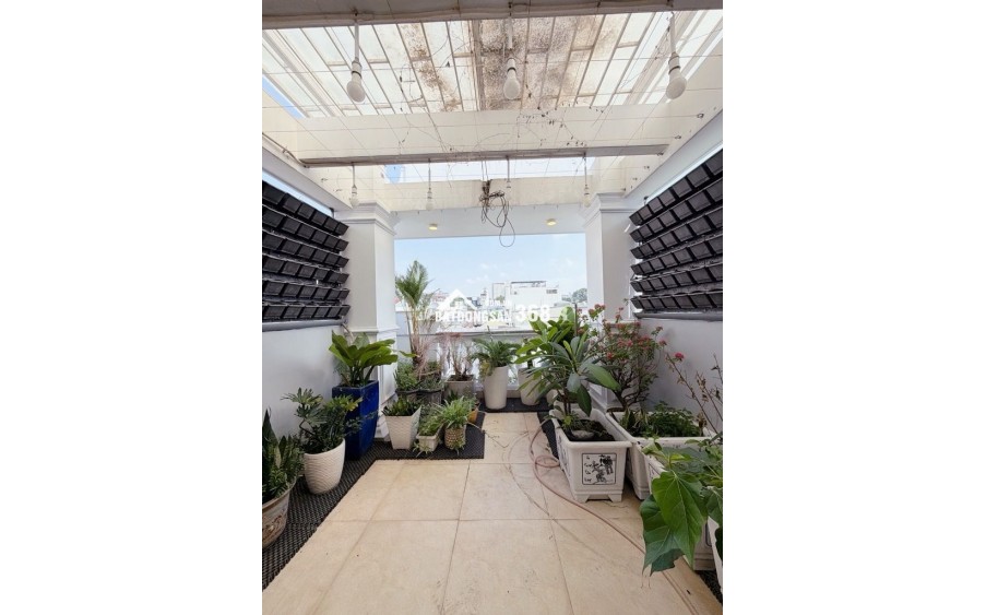- CĂN HỘ DỊCH VỤ TRẦN TUẤN KHẢI - TRẦN HƯNG ĐẠO - 7 TẦNG có HẦM, THANG MÁY