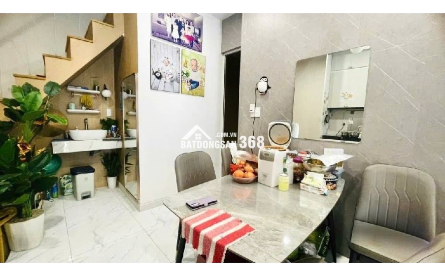  Vị trí: Khu Tân Sơn Nhì – tiện di chuyển, xung quanh đầy đủ tiện ích   Phù hợp: Gia đình trẻ an cư hoặc khách tìm nhà tầm giá tốt