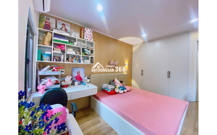  Vị trí: Khu Tân Sơn Nhì – tiện di chuyển, xung quanh đầy đủ tiện ích   Phù hợp: Gia đình trẻ an cư hoặc khách tìm nhà tầm giá tốt