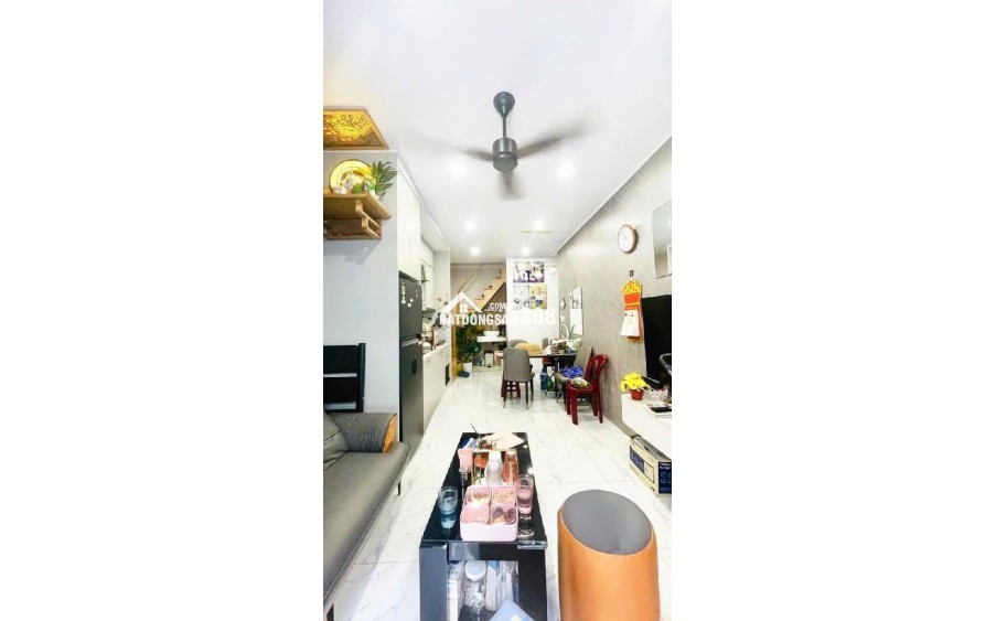  Vị trí: Khu Tân Sơn Nhì – tiện di chuyển, xung quanh đầy đủ tiện ích   Phù hợp: Gia đình trẻ an cư hoặc khách tìm nhà tầm giá tốt