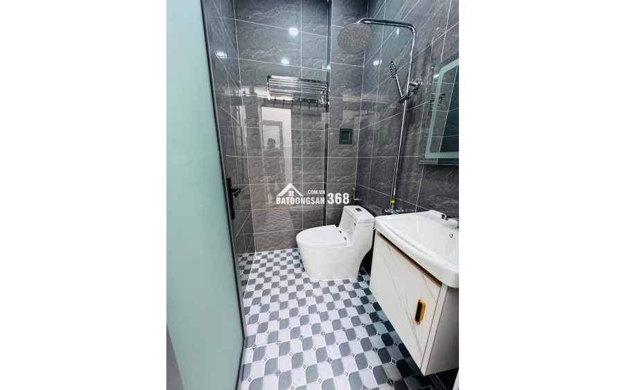 TÂN BÌNH 3”  Ô TÔ TỚI CỬA - GẦN 45M2 - 2 TẦNG MỚI, 3 PN (1 Phòng Dưới Trệt), 3 WC - VÀI BƯỚC RA MẶT TIỀN - KHU DÂN TRÍ CAO -