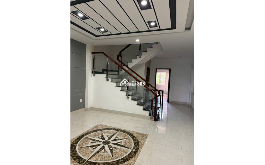 Bán nhà siêu đẹp 5x20m 1 trệt 3 lầu sân thượng MT Trịnh Quang Nghị Bình Chánh