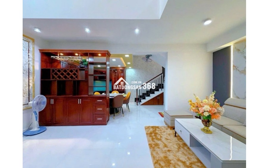 + Vị trí đẹp vô vàn tiện ích gần chợ Phạm Văn Bạch, siêu thị Emart, chung cư Khang Gia, tuyến Metro, trung tâm y tế, trường học các cấp....
