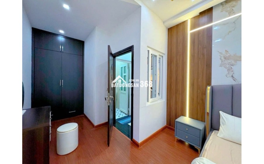 + Vị trí đẹp vô vàn tiện ích gần chợ Phạm Văn Bạch, siêu thị Emart, chung cư Khang Gia, tuyến Metro, trung tâm y tế, trường học các cấp....
